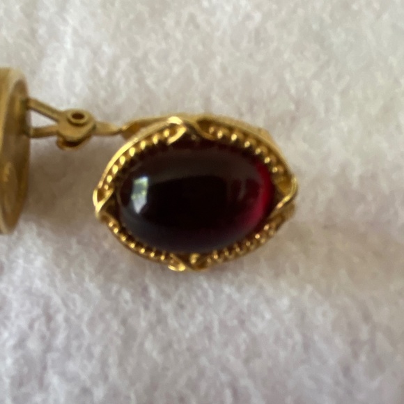 Ruby Red Glass Cabochon Vintage Earrings Oval Framed Gold Plated Vintage… - Picture 7 of 9